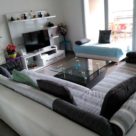 Appartement F3 Avec Parking Privee 圣普列斯特 外观 照片