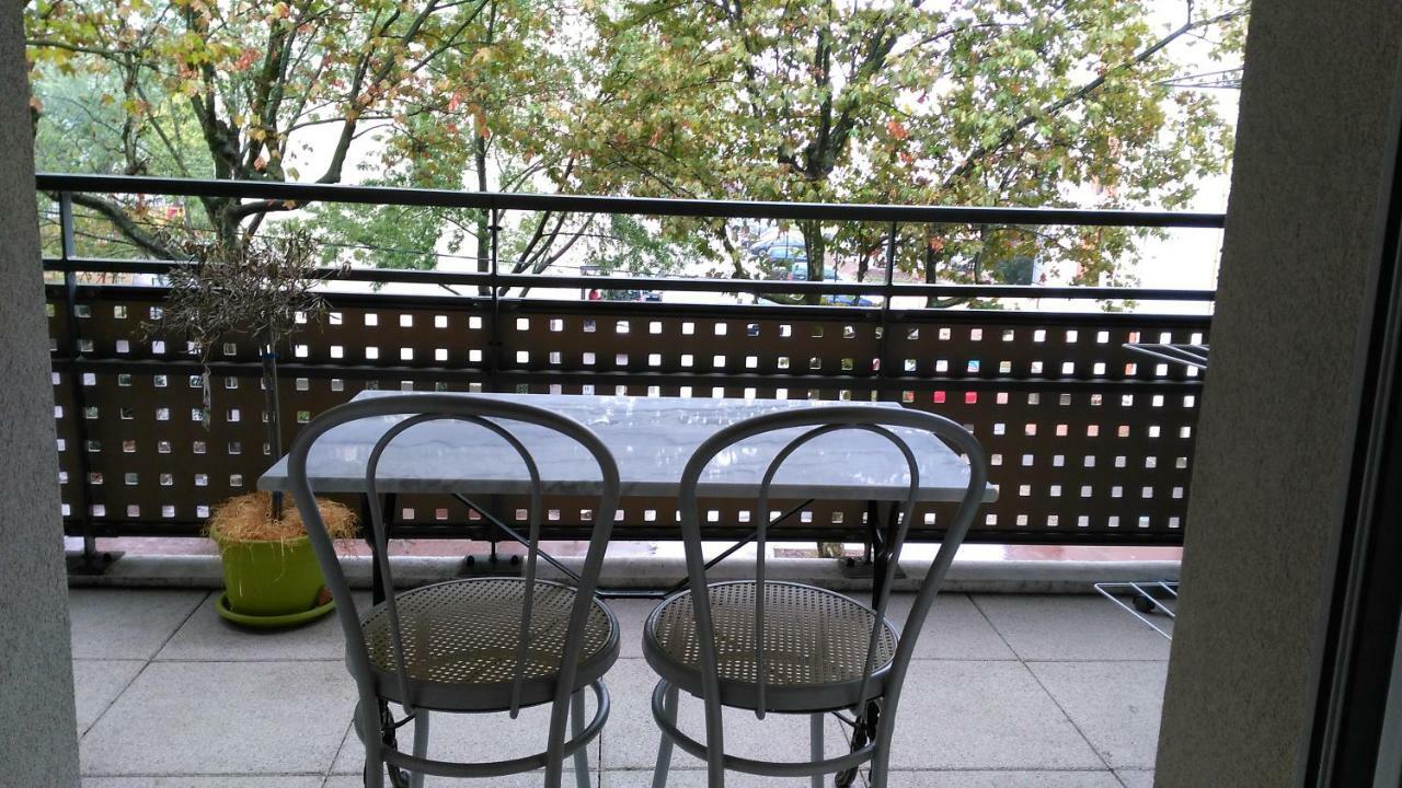 Appartement F3 Avec Parking Privee 圣普列斯特 外观 照片