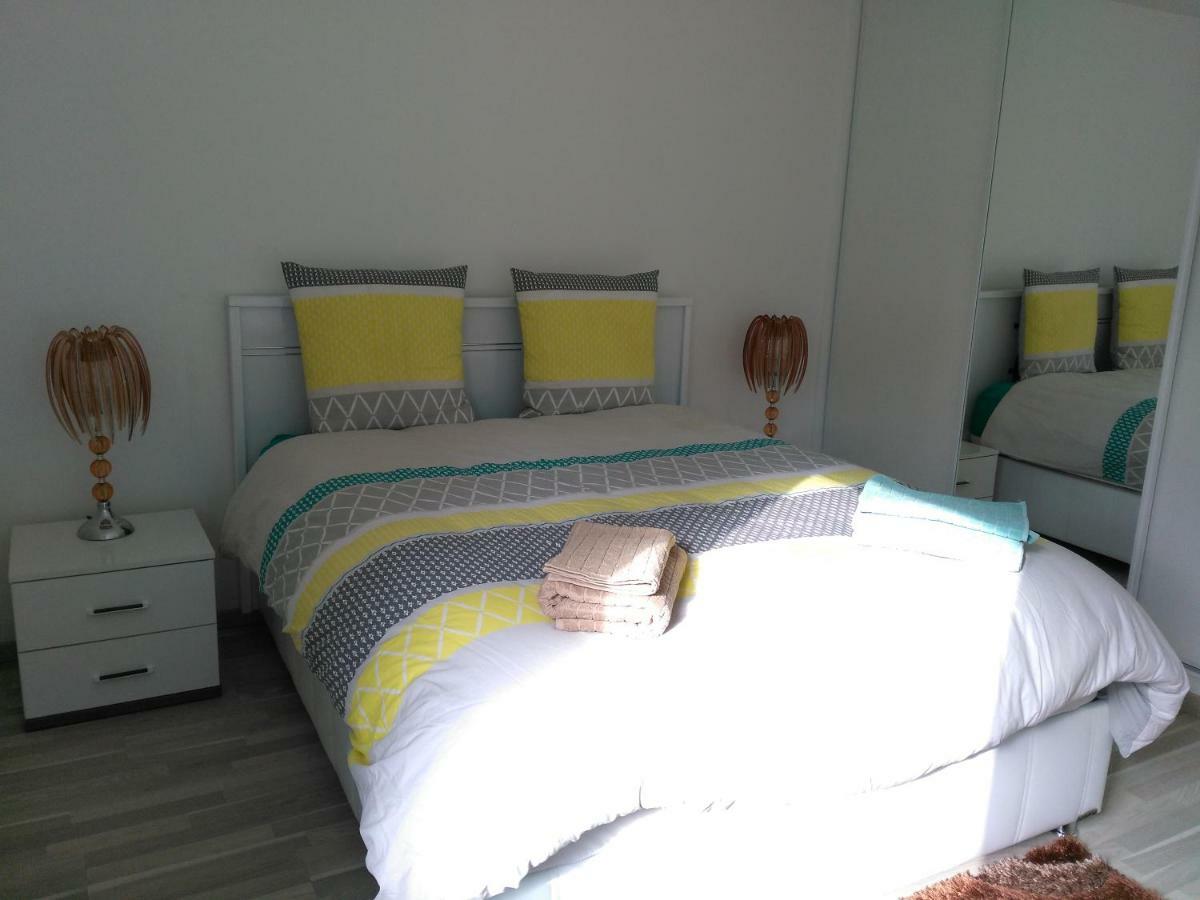 Appartement F3 Avec Parking Privee 圣普列斯特 外观 照片