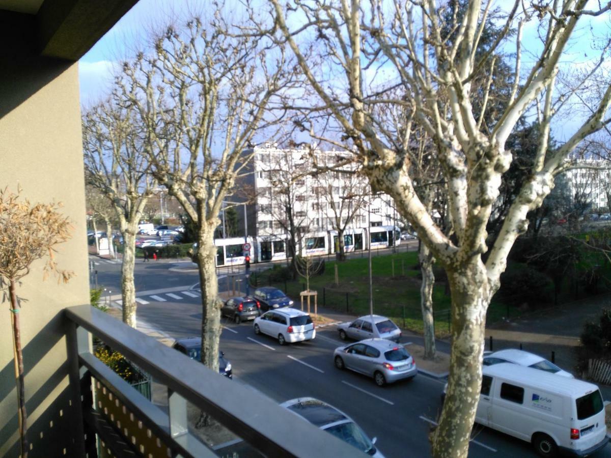 Appartement F3 Avec Parking Privee 圣普列斯特 外观 照片