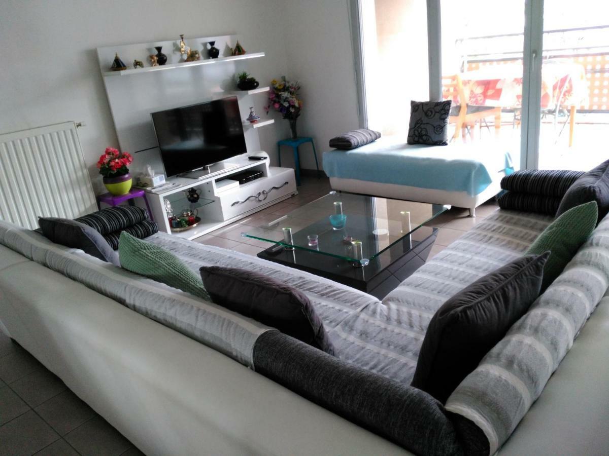 Appartement F3 Avec Parking Privee 圣普列斯特 外观 照片