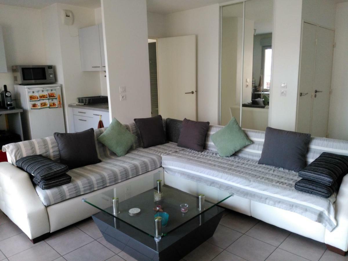Appartement F3 Avec Parking Privee 圣普列斯特 外观 照片