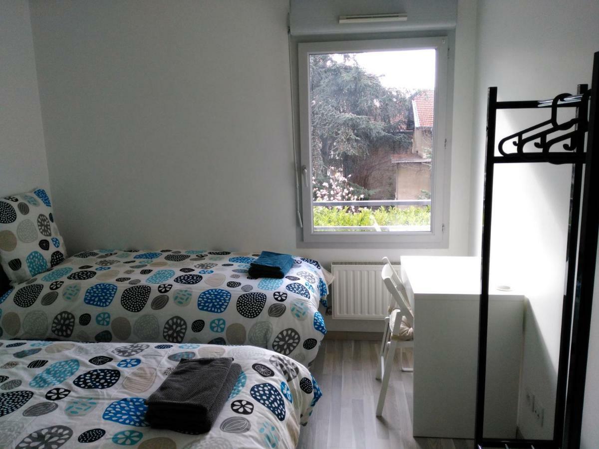 Appartement F3 Avec Parking Privee 圣普列斯特 外观 照片