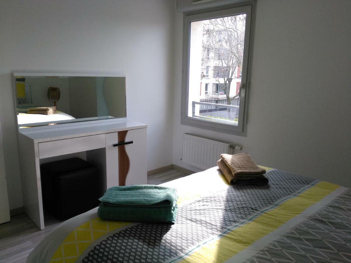 Appartement F3 Avec Parking Privee 圣普列斯特 外观 照片