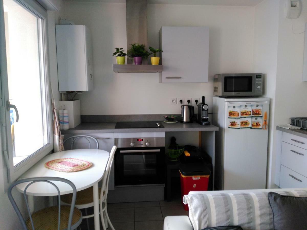Appartement F3 Avec Parking Privee 圣普列斯特 外观 照片