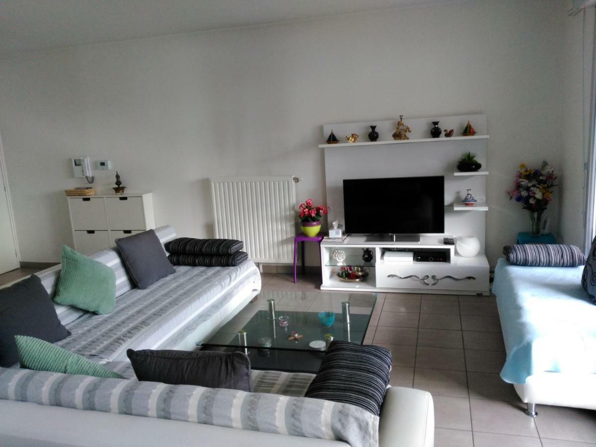 Appartement F3 Avec Parking Privee 圣普列斯特 外观 照片