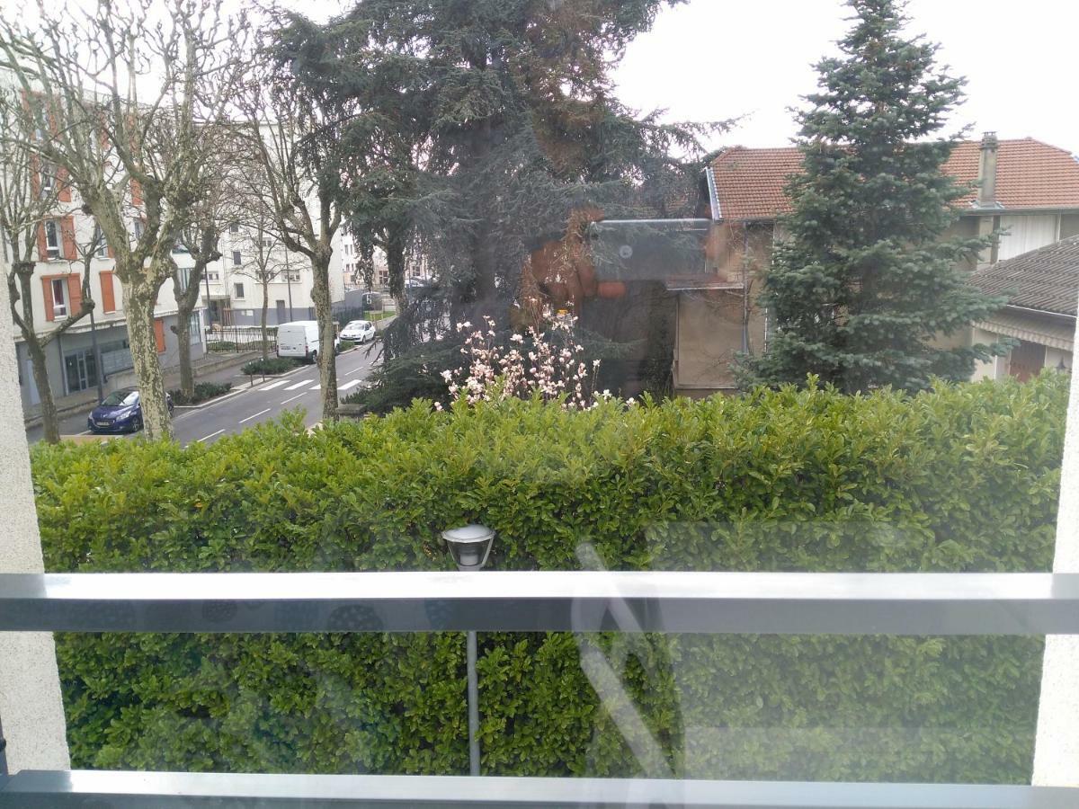 Appartement F3 Avec Parking Privee 圣普列斯特 外观 照片